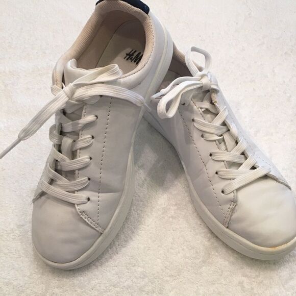 White athletic tennis shoes H & M  size 4.5 lace up - Picture 7 of 9